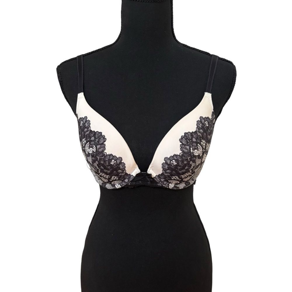 Victoria’s Secret Dream Angel Perfect Coverage Bra in Black and Cream